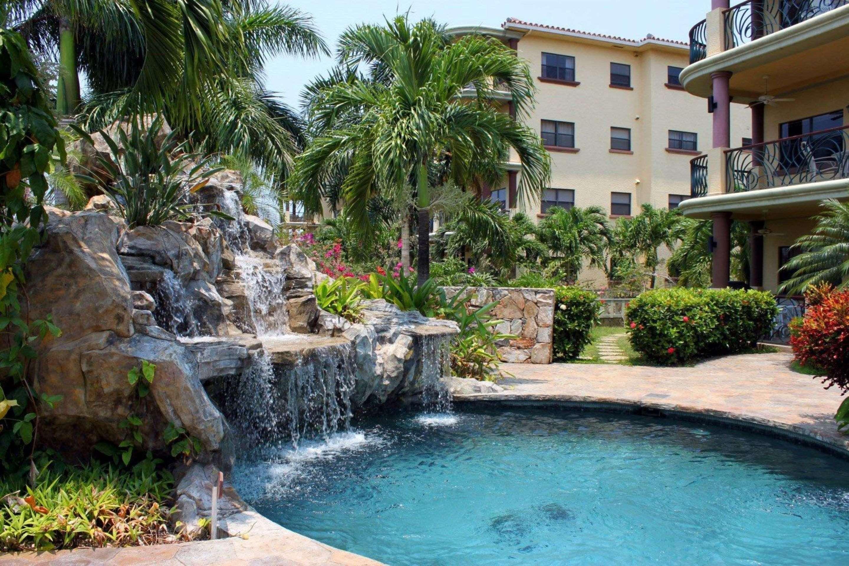 Clarion Suites Roatan At Pineapple Villas French Harbour Eksteriør billede